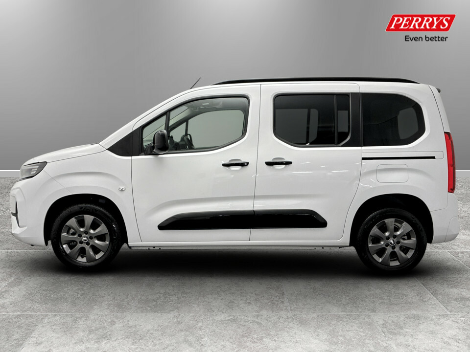 Vauxhall Combo-e Life 100Kw Ultimate 52Kwh White #4
