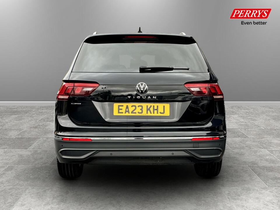 Volkswagen Tiguan Allspace 1.5 Tsi Life Dsg EA23KHJ Black #6