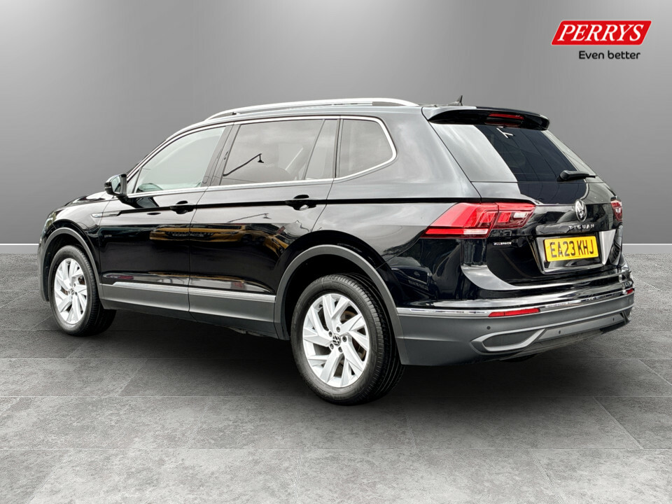 Volkswagen Tiguan Allspace 1.5 Tsi Life Dsg EA23KHJ Black #5