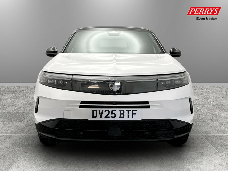 Vauxhall Grandland 1.2 Hybrid 136 Ultimate E-dct6 Pan Roof DV25BTF White #2