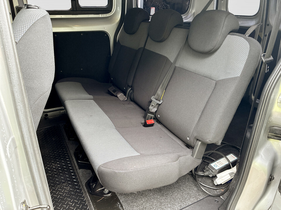 Nissan e-NV200 Panel Van White #17