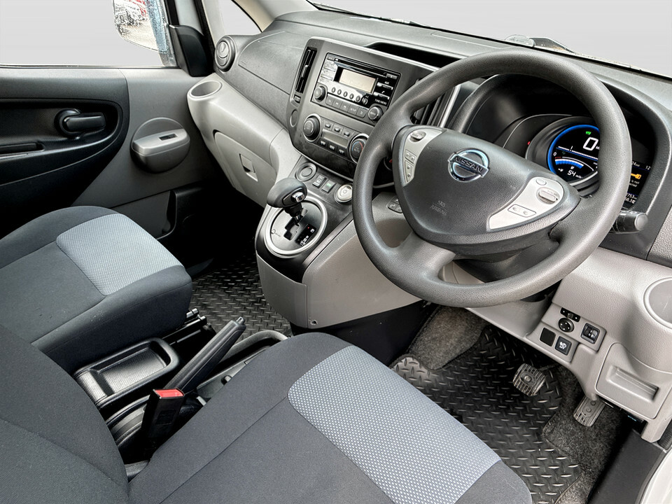 Nissan e-NV200 Panel Van White #24