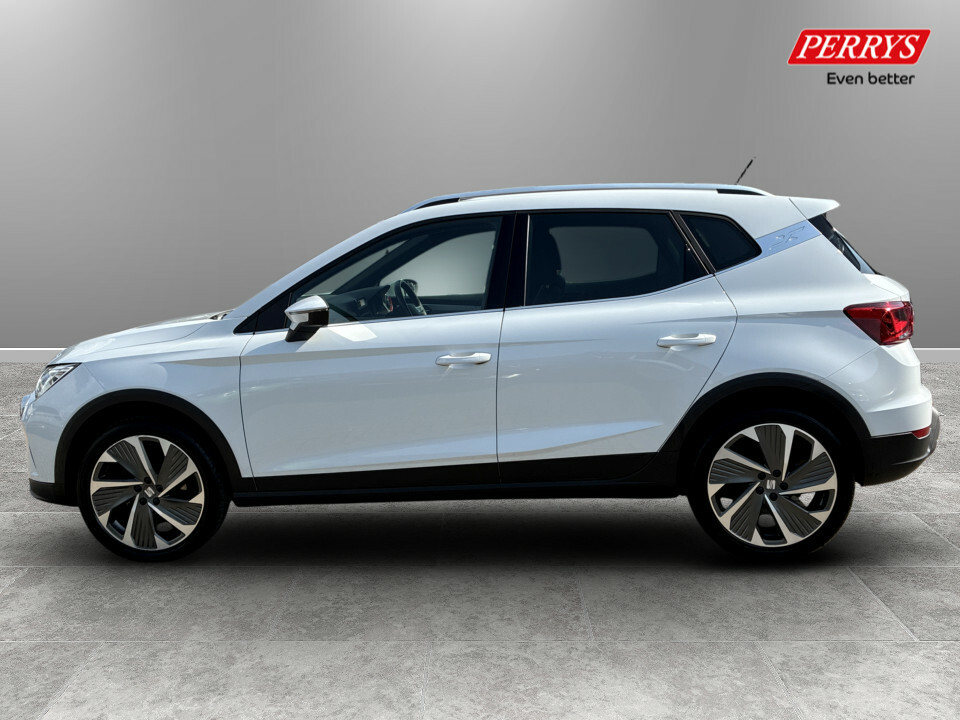 Seat Arona 1.0 Tsi 110 Fr Sport Dsg AY24WDG White #4