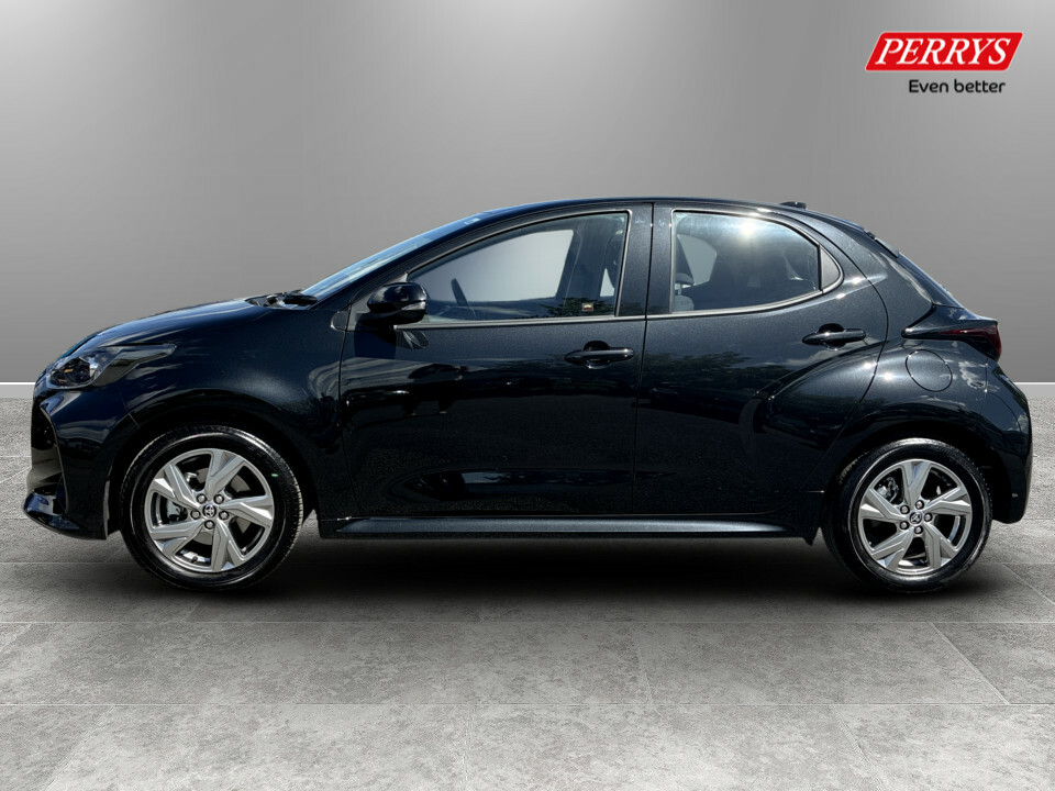 Toyota Yaris 1.5 Hybrid Icon Cvt EO26FBE Black #4