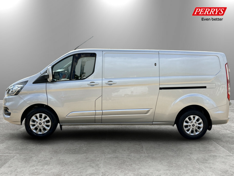 Ford Transit Custom 2.0 Ecoblue 130Ps Low Roof Limited Van WO68ZBP Silver #4