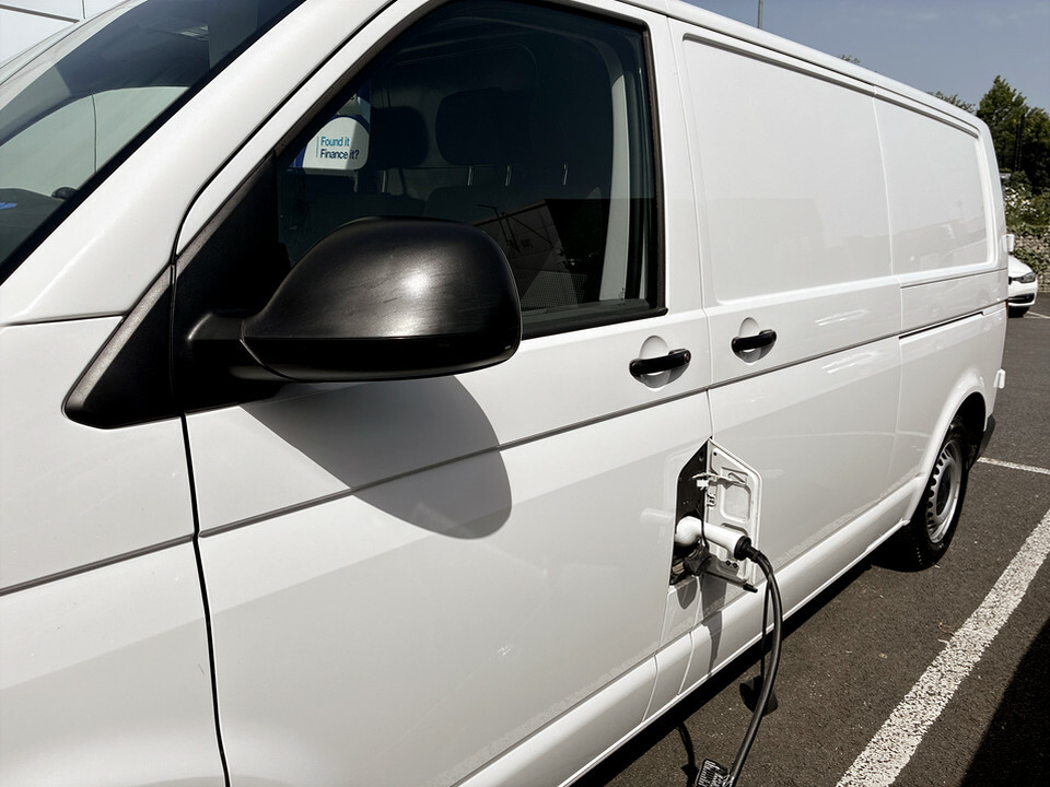 Volkswagen E-Transporter E 110 Black #37