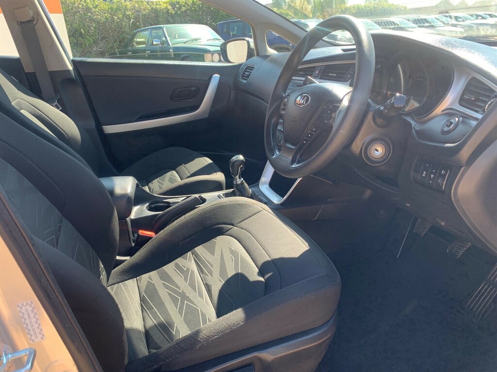 Kia Ceed 1.6 Crdi 1 Sportswagon Euro 6 Ss AU67EVG  #2