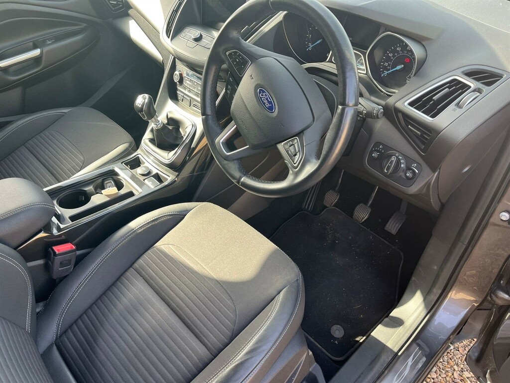 Ford Kuga 1.5 Tdci Titanium Euro 6 Ss HJ18NJK  #2