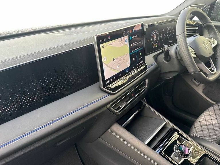 Volkswagen Tiguan 1.5 Tsi 272 Ehybrid R-line Dsg Iq Lights D HT75AXZ Black #2