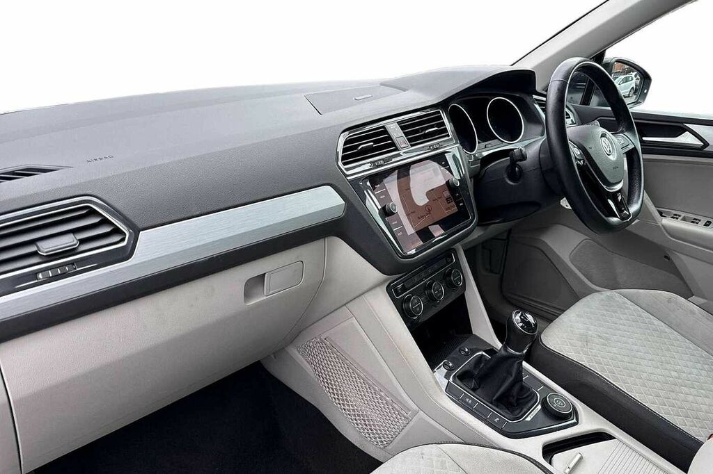 Volkswagen Tiguan 2.0 Tdi 150 4Motion Se Nav HF19VMZ Black #2