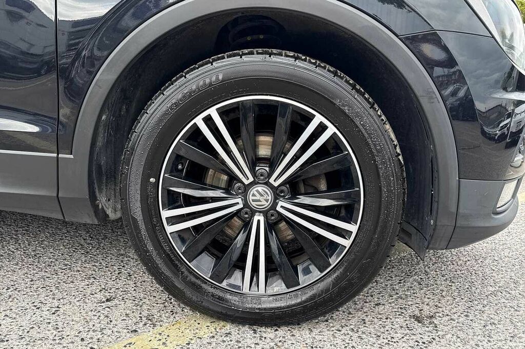 Volkswagen Tiguan 2.0 Tdi 150 4Motion Se Nav HF19VMZ Black #5