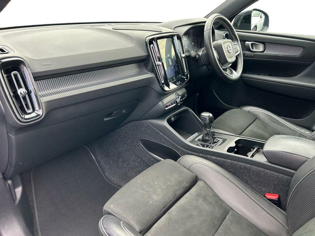Volvo XC40 1.5 T3 R-design Pro Euro 6 Ss HN20FGV  #2