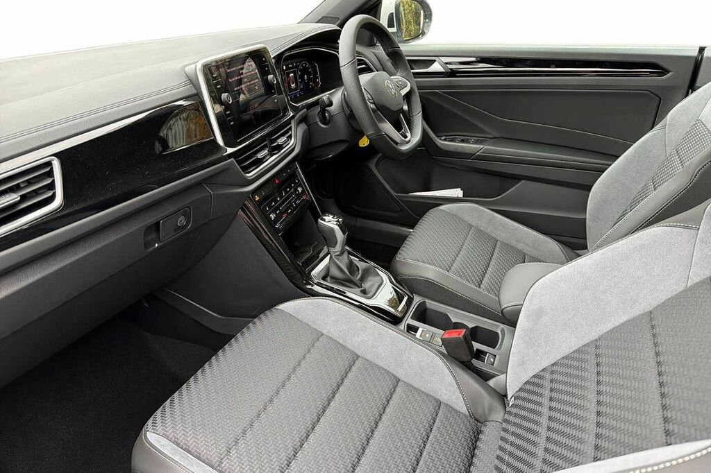 Volkswagen T-Roc 1.5 Tsi R-line Dsg White #2