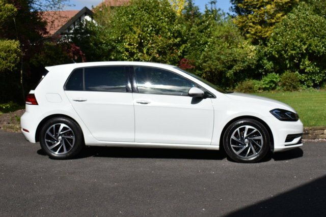 Volkswagen Golf 1.5 Tsi Evo Match Edition Hatchback Man YC69HZZ White #2