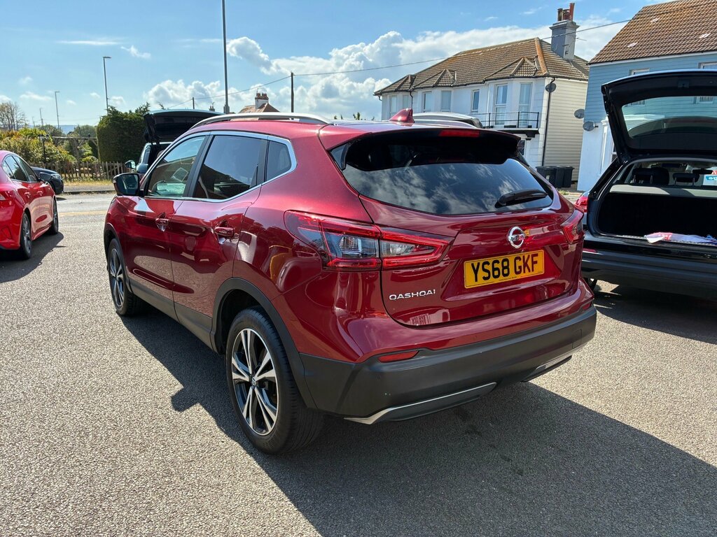 Nissan Qashqai N-connecta Dig-t Suv 1.3 Euro 6 7 Dc Red #3