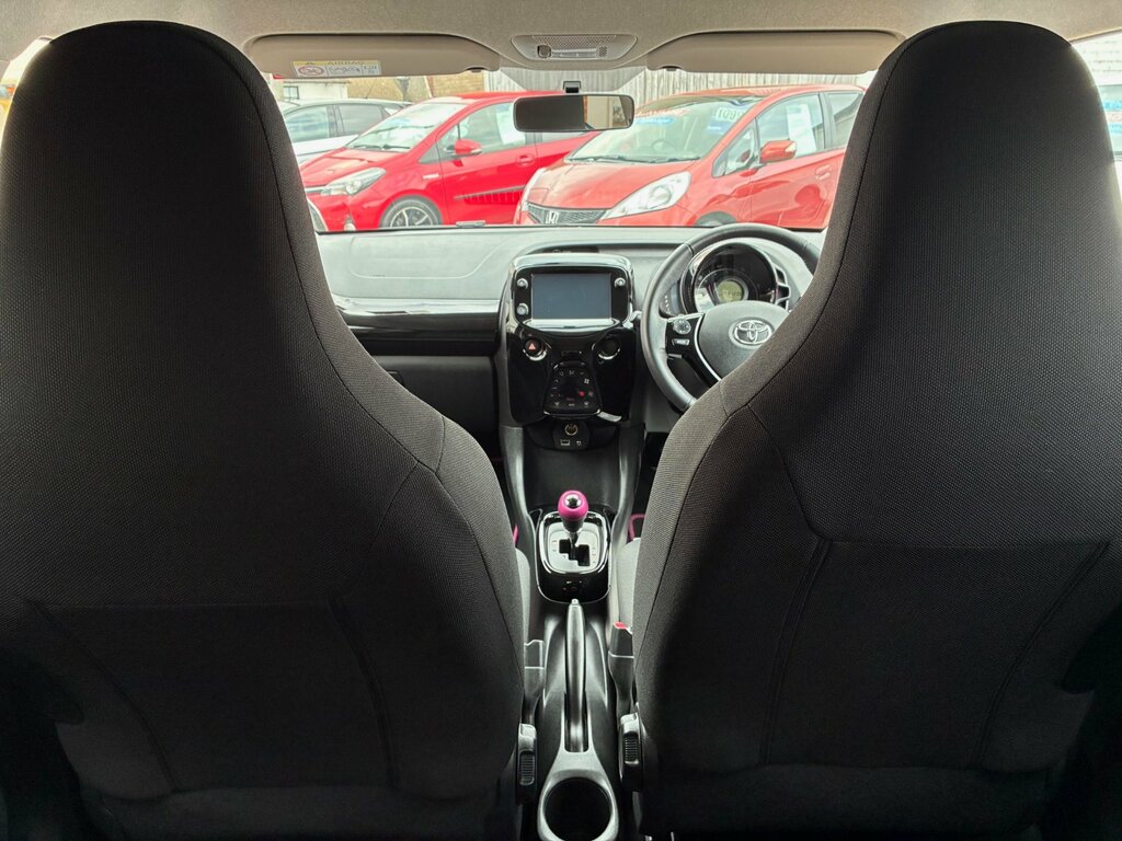 Toyota Aygo X X-cite Hatchback 1.0 Vvt-i X-shift Euro Purple #3