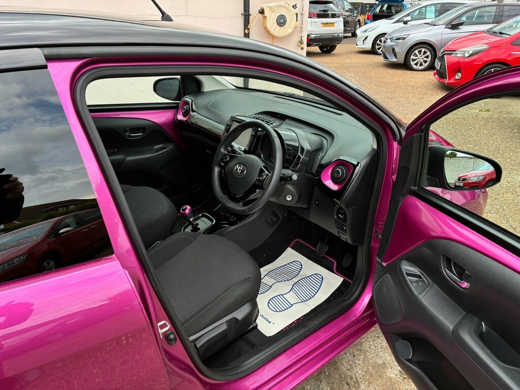 Toyota Aygo X X-cite Hatchback 1.0 Vvt-i X-shift Euro Purple
