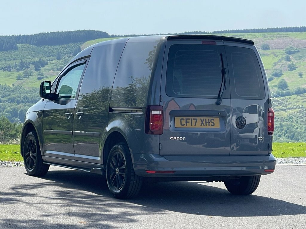 Volkswagen Caddy 2L Highline CF17XHS Grey #4