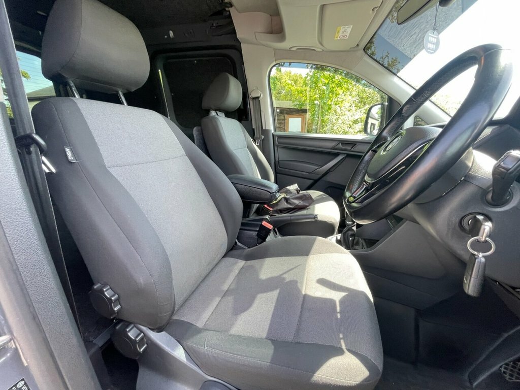 Volkswagen Caddy 2L Highline CF17XHS Grey #2