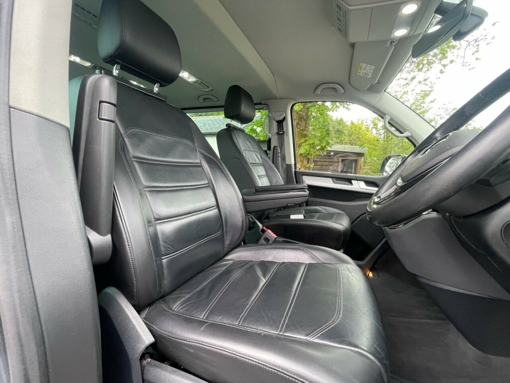 Volkswagen Caravelle 2L Executive Grey #3