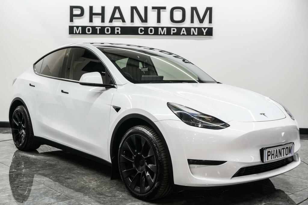 Tesla Model Y Dual Motor Long Range 4Wde White