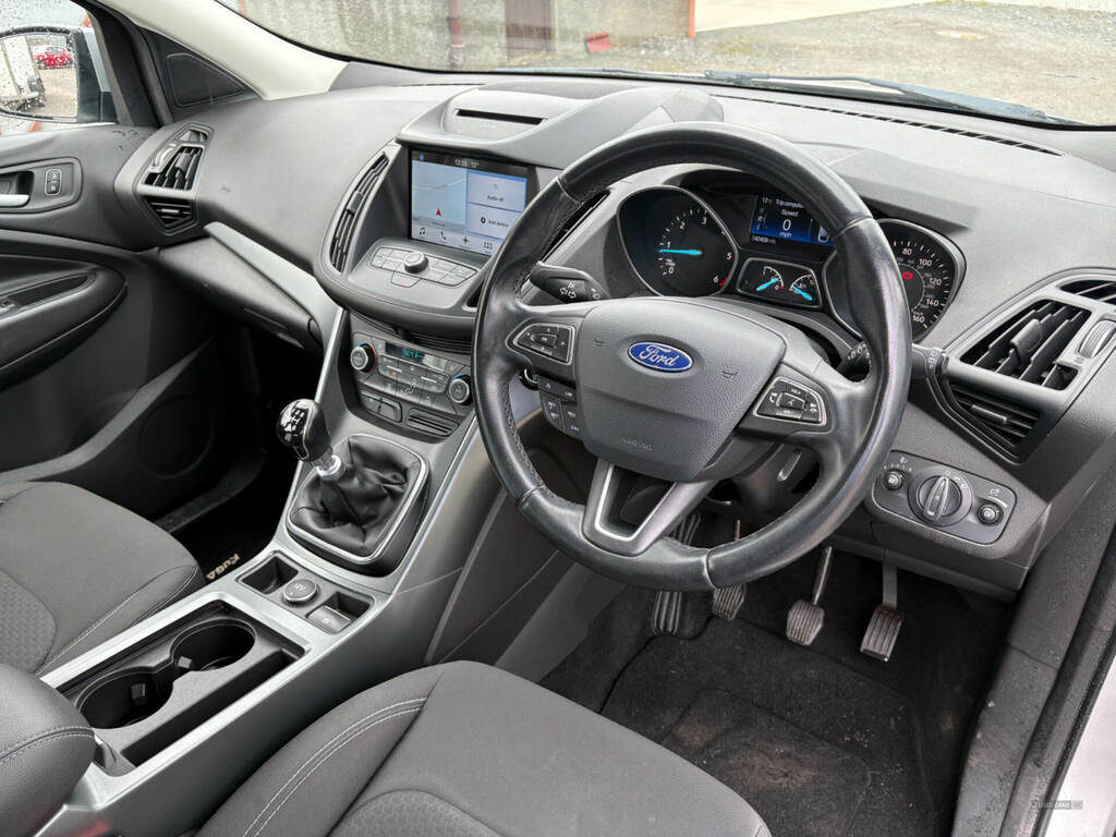 Ford Kuga 1.5 Tdci Zetec 2Wd Silver #2