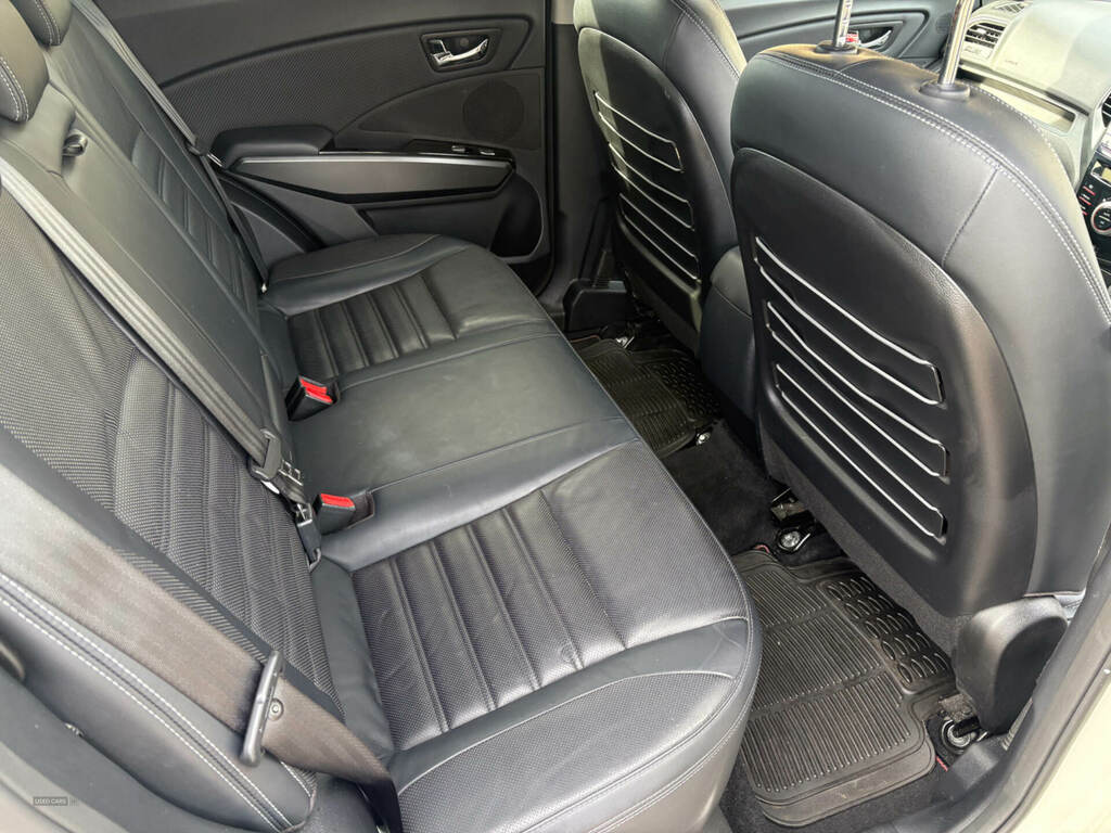 SsangYong Tivoli XLV 1.6 D Elx White #3
