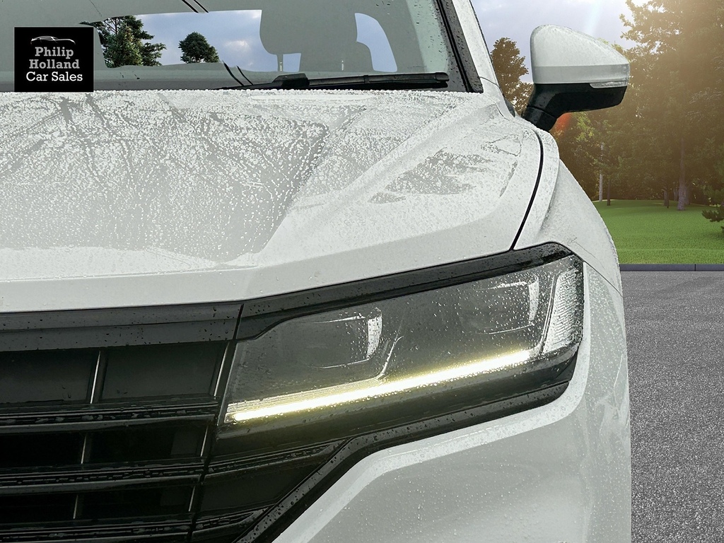 Volkswagen Touareg Suv BN70XHB White #3