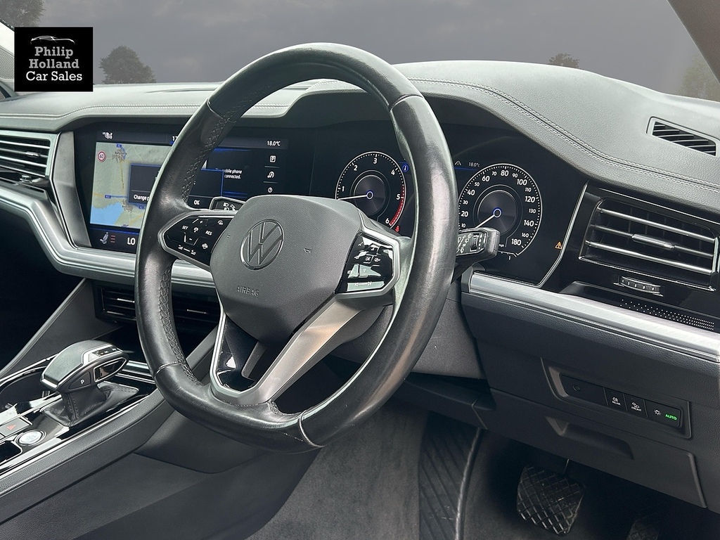 Volkswagen Touareg Suv BN70XHB White #5
