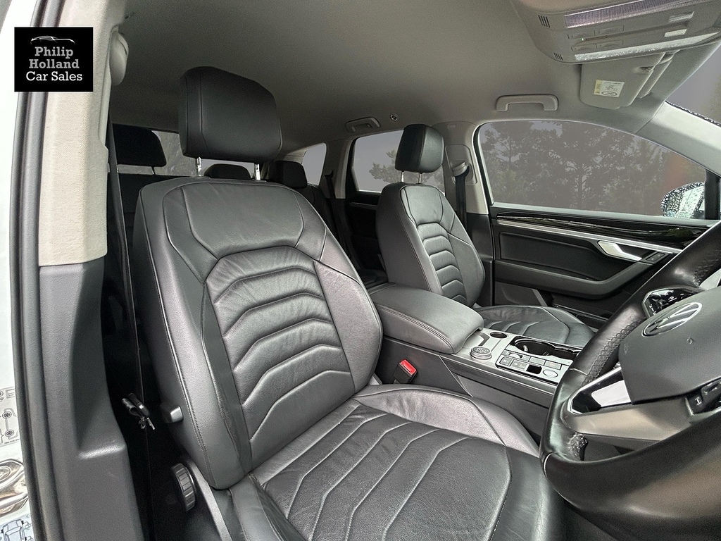 Volkswagen Touareg Suv BN70XHB White #6