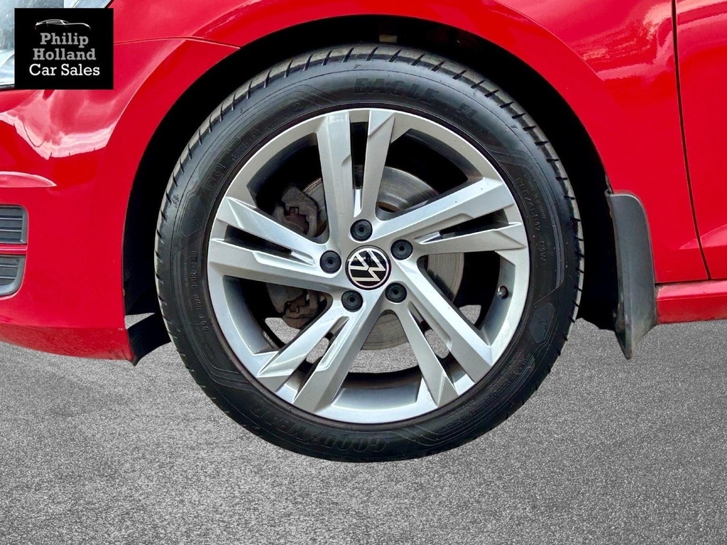 Volkswagen Golf Hatchback FRZ7847 Red #4