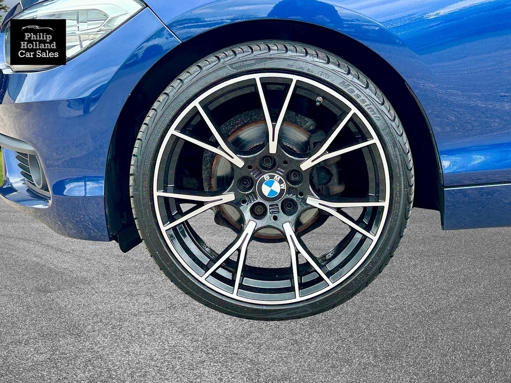 BMW 1 Series Hatchback FG17FFO Blue #4