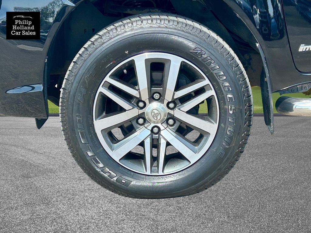 Toyota HILUX Pickup ML19RXZ Black #4