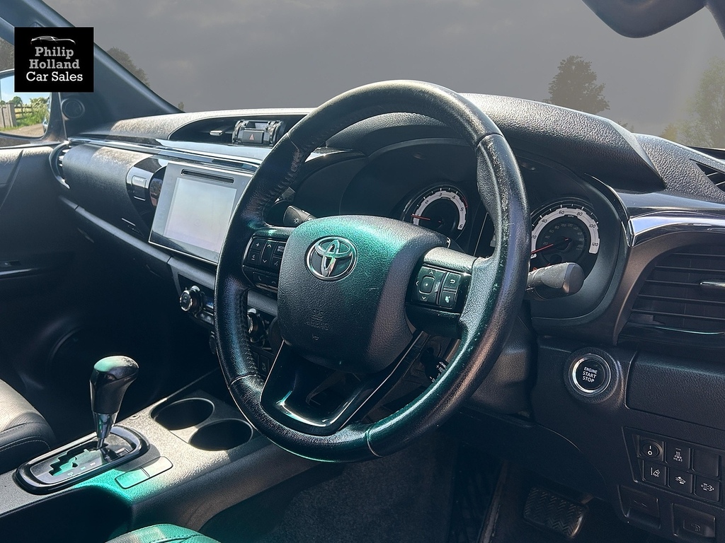 Toyota HILUX Pickup ML19RXZ Black #5
