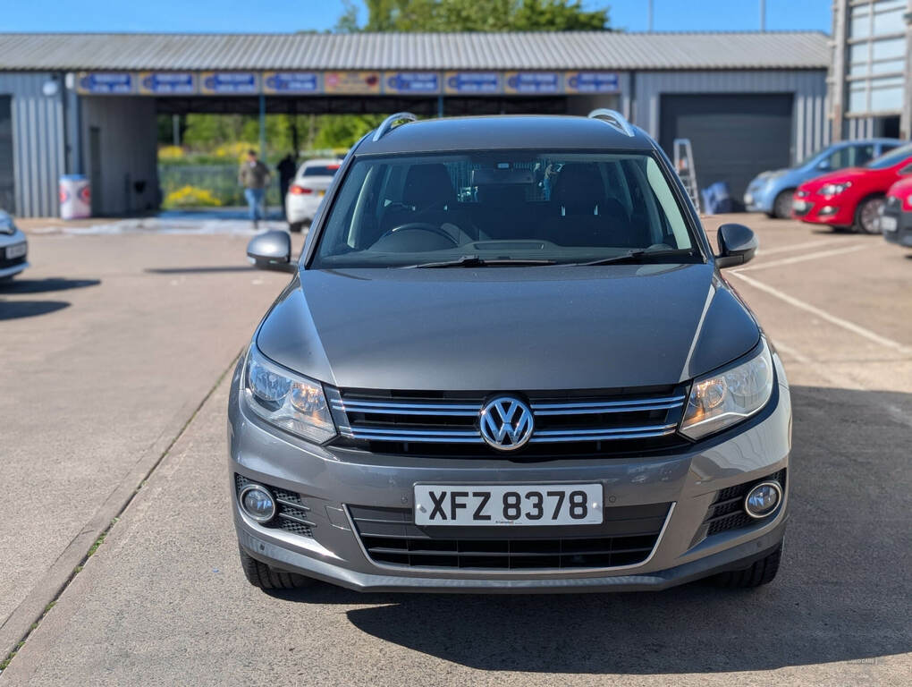 Volkswagen Tiguan 2.0 Tdi Bluemotion Tech Match 150 2Wd XFZ8378 Grey #3
