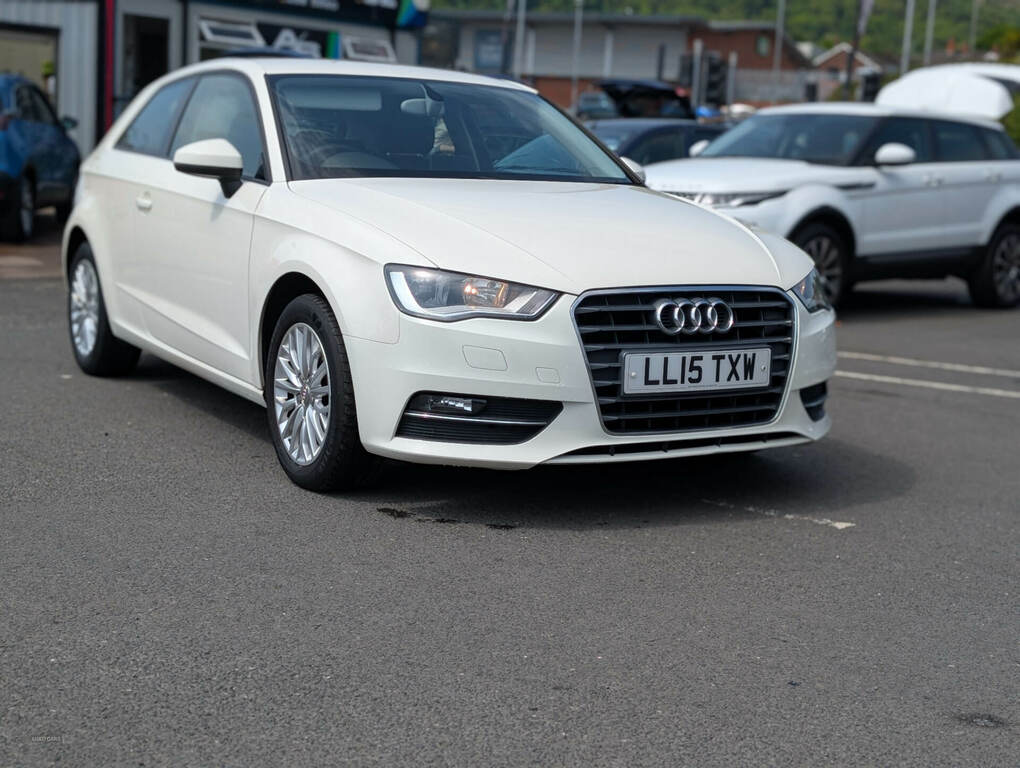 Audi A3 2.0 Tdi Se Technik LL15TXW White #2