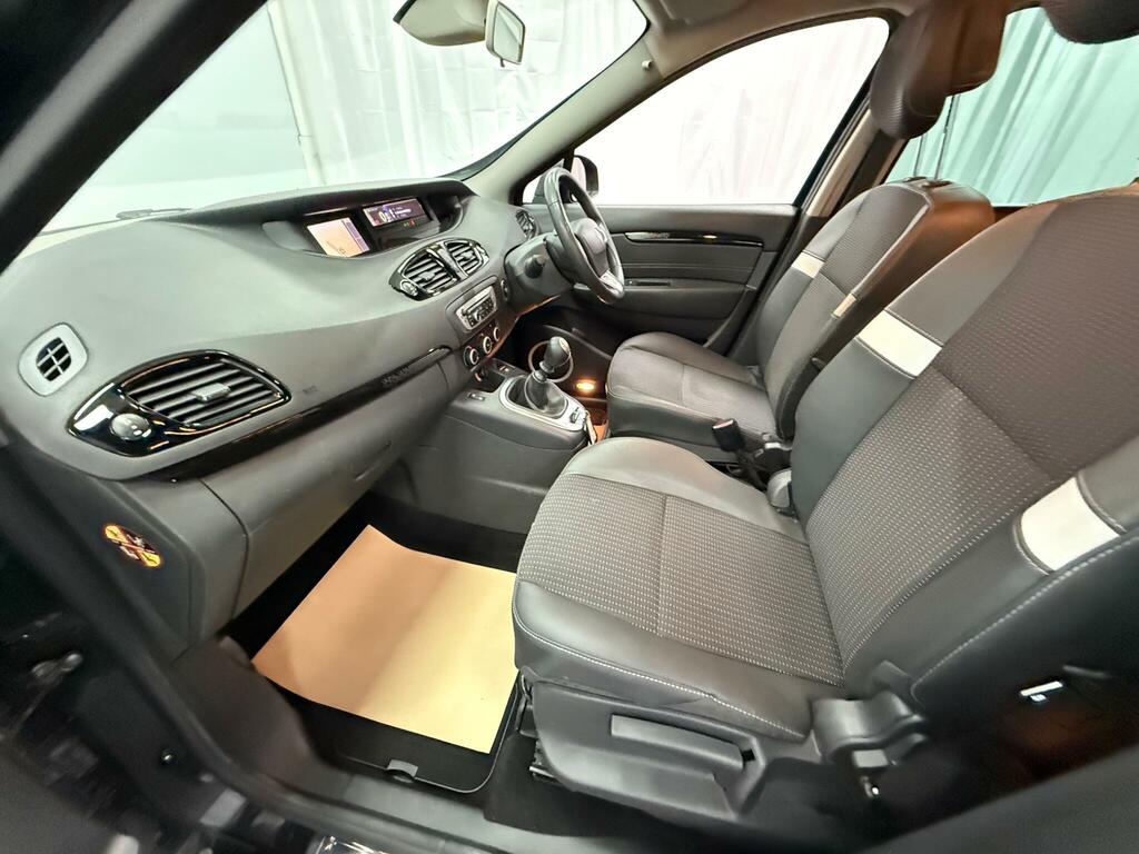 Renault Grand Scenic Grand Dynamique Black #52