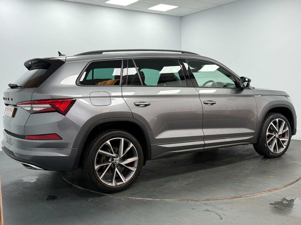 Skoda Kodiaq 1.5 Tsi Sport Line Dsg 7 Seat LD23GJY Grey #4