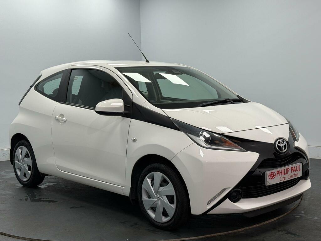 Toyota Aygo 1.0 Vvt-i X-play Tss White