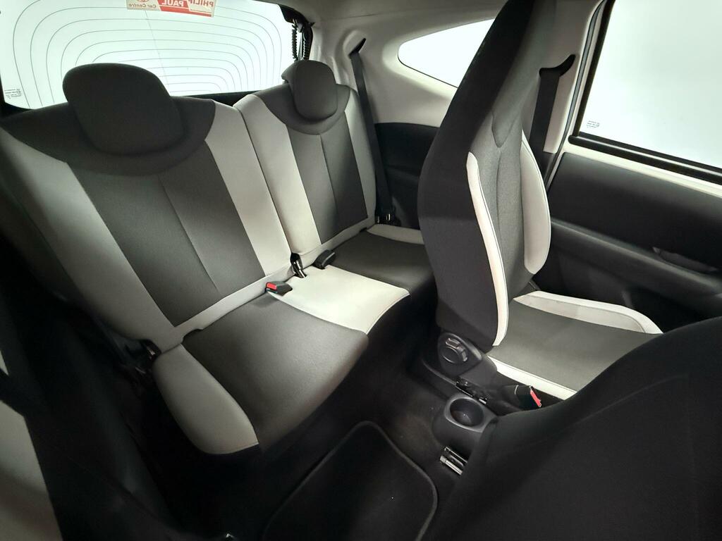 Toyota Aygo 1.0 Vvt-i X-play Tss DV16XUA White #6