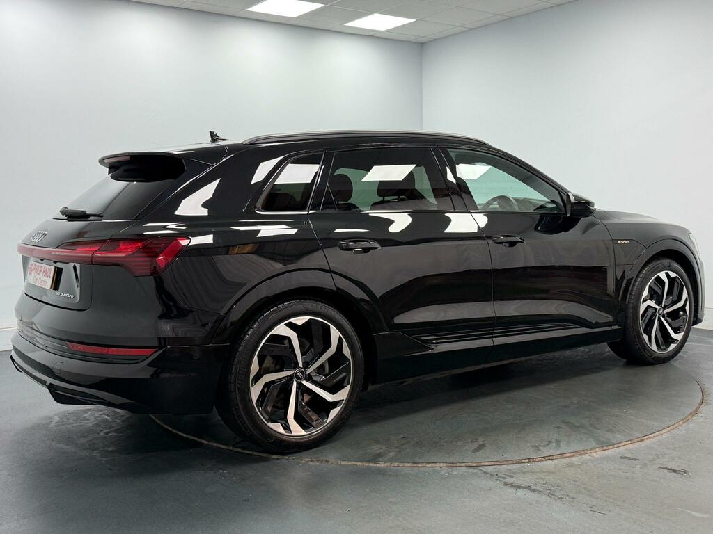 Audi E-tron 300Kw 55 Quattro 95Kwh Black Edition BD22ELH Black #4