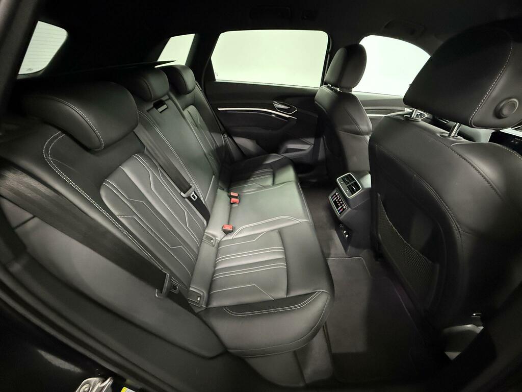 Audi E-tron 300Kw 55 Quattro 95Kwh Black Edition BD22ELH Black #6
