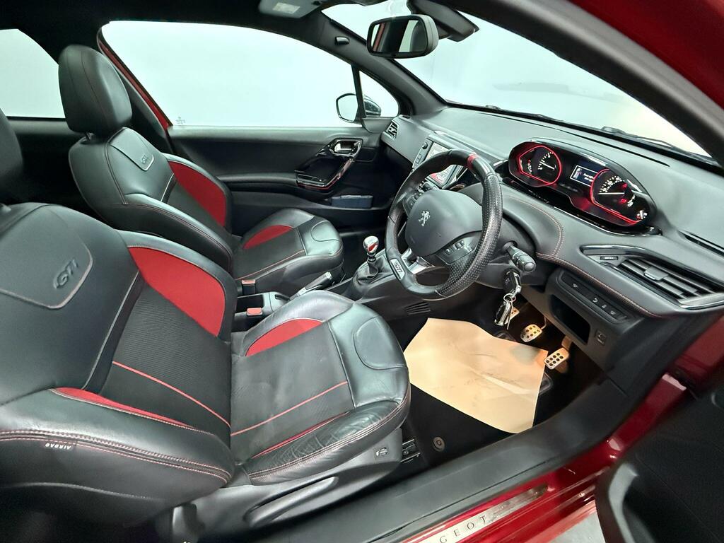 Peugeot 208 1.6 Thp Gti Prestige Red #5
