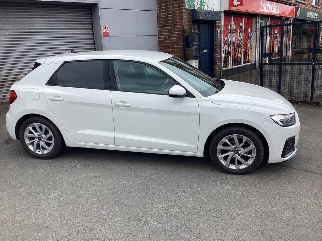 Audi A1 1.0 Tfsi 25 Sport Sportback Euro YGZ1477 White #2