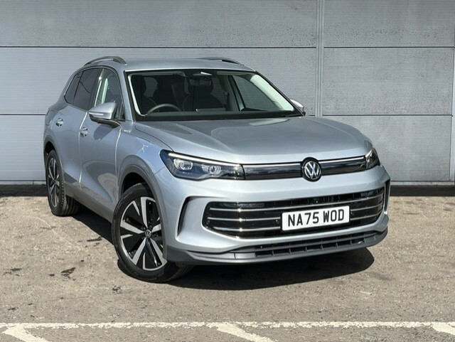 Volkswagen Tiguan 1.5 Etsi Elegance 150 Bhp Dsg Silver