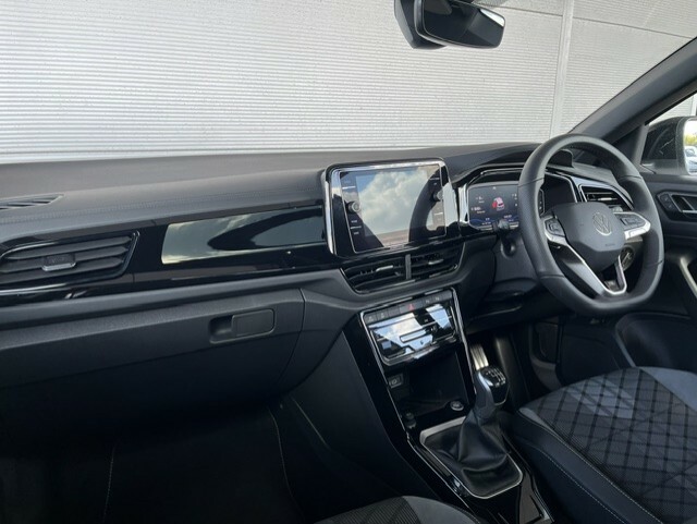 Volkswagen T-Roc 1.5 Tsi Black Edition Plus 150 Bhp MC75URW White #6