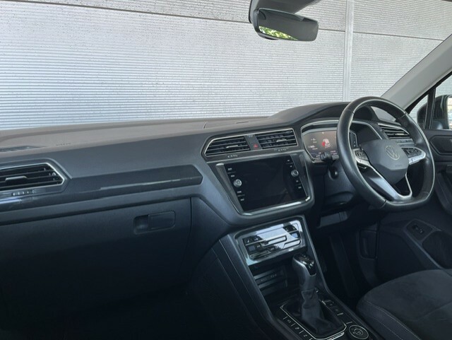 Volkswagen Tiguan 2.0 Tdi Elegance 150 Bhp 4M Dsg NX71UKU Black #6