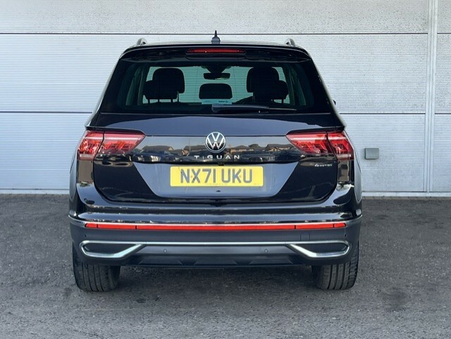 Volkswagen Tiguan 2.0 Tdi Elegance 150 Bhp 4M Dsg NX71UKU Black #4