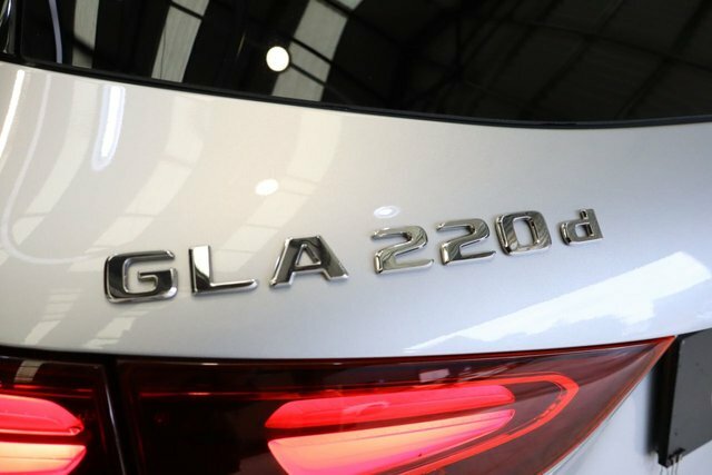 Mercedes-Benz GLA Class 2.0 Gla220d Amg Line Executive Suv 8G KN24PJO Silver #6