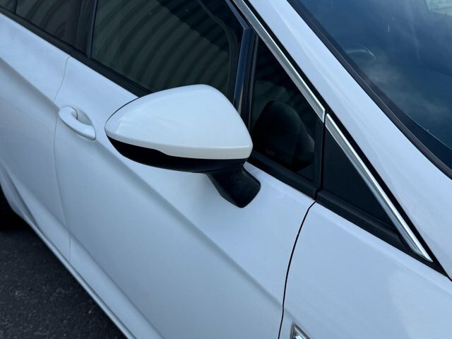 Vauxhall Astra Turbo Sri Sports Tourer BX69FGA White #3